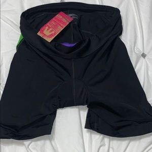 Canari Women’s Cycling Shorts in Ecto Green